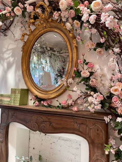 gold mirror floral coquette room aesthetic Princess Mirror Aesthetic, Versailles Bedroom, Coquette Mirror, Coquette Room Aesthetic, Versailles Aesthetic, Floral Coquette, Princess Mirror, Mirror Aesthetic, Coquette Room
