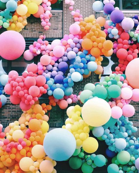 Balloon Installation, Festa Party, Rainbow Aesthetic, Color Crush, Balloon Art, Design Sponge, Color Stories, Balloon Garland, Party Balloons