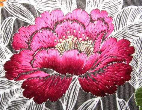 Japanese Embroidery, Brazilian Embroidery, Pink Flower Embroidery, Needle Painting, Riccardo Tisci, Pola Sulam, Folk Embroidery, Learn Embroidery, 자수 디자인