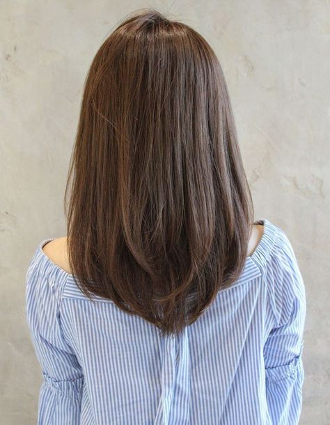 V Cut Hair, Haircuts For Medium Length Hair, Fesyen Rambut, Medium Length Hair Cuts With Layers, Straight Hair Cuts, Haircuts For Medium Hair, Haircuts Straight Hair, Haircut For Thick Hair, Haircuts For Long Hair