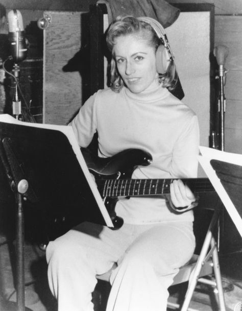 Session Musician Carol Kaye (Bassist on Good Vibrations, The Mission Impossible Theme, Simon and Garfunkel's Homeward Bound) - Imgur Carol Kaye, Women Musicians, The Wrecking Crew, The Clique, Wall Of Sound, Bass Players, Beach Boy, Brian Wilson, Bass Guitarist
