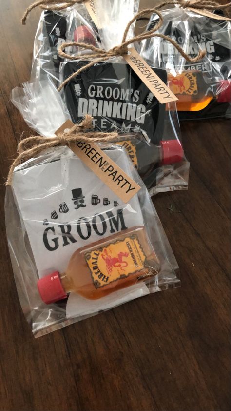 Bachelor Party Snack Ideas, His And Hers Bachelor Party Ideas, Mens Bachelor Party Decorations, Bachelor Party Food Ideas Guys, Bachelor Trip Decor, Hunting Bachelor Party, Group Birthday Trip Ideas, Grooms Bachelor Party Ideas, Man Bachelor Party Ideas