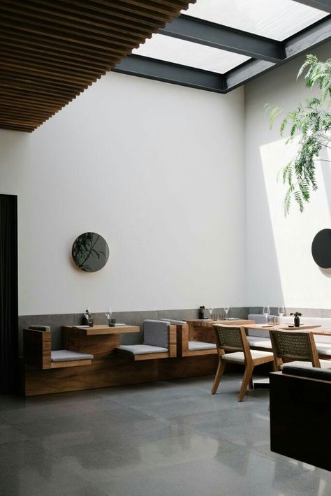 Pujol restaurant in Mexico city Minimal Restaurant Interior, Minimal Restaurant Design, Minimal Restaurant, Asian Cafe, Meatpacking District, Coffee Shops Interior, Cafe Interior Design, New Location, City Guides