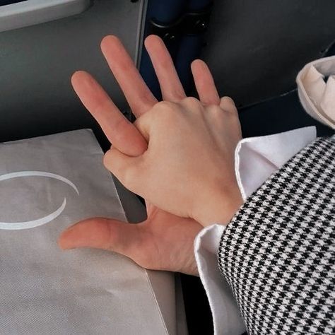 Couple Hands Aesthetic, Size Difference Couple, Hands Aesthetic, Strong Woman Do Bong Soon, Couple Hands, Size Difference, Strong Woman