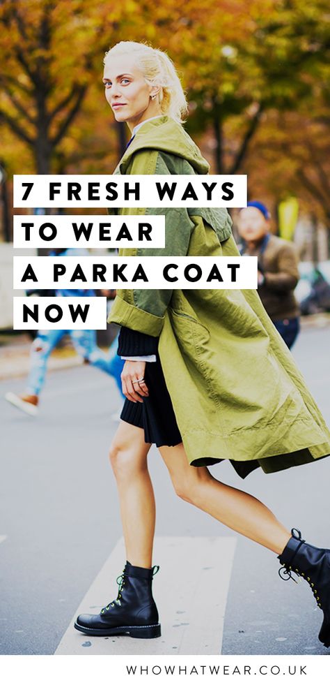 We uncovered some great street style looks that revolve around the parka coat. Oversized Parka Outfit, Parka Jacket Outfit Winter, Brown Parka Outfit, Khaki Parka Outfit, Rain Coat Outfits, Long Parka Outfit, Parka Coat Outfit, Parka Street Style, Rain Jacket Outfit