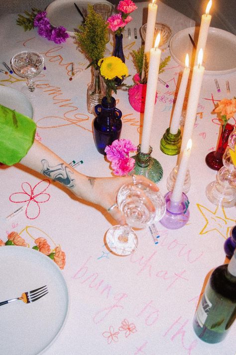 Small Party Aesthetic, Dinner Party Aesthetic, Birthday Dinner Party, Dinner Party Themes, Party Aesthetic, Spring Dinner, Dinner Party Table, Festa Party, Spring Party