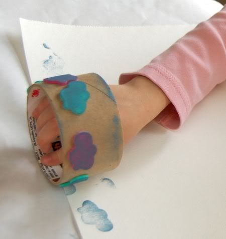 DIY: stamping with old packaging tape tube + foam stickers #crafts #printing #art #recycled Art For Students With Disabilities, Homemade Stamps, Frugal Family, Diy Bricolage, Preschool Art, Easy Kids, Art Activities, Arts And Crafts For Kids, Craft Activities