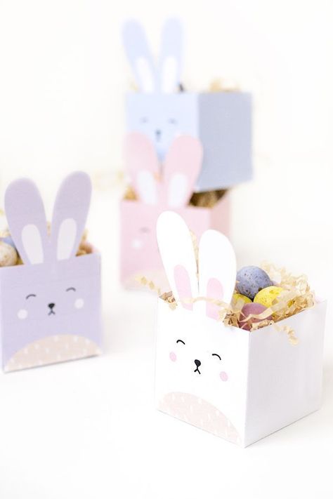 Delight your kids and friends with these DIY printable easter bunny treat boxes! Window Draft, Easter Bunny Treats, Easter Gift Boxes, Bunny Treats, Diy Gift Baskets, Bunny Birthday, Easter Basket Diy, Easter Inspiration, Easter Printables