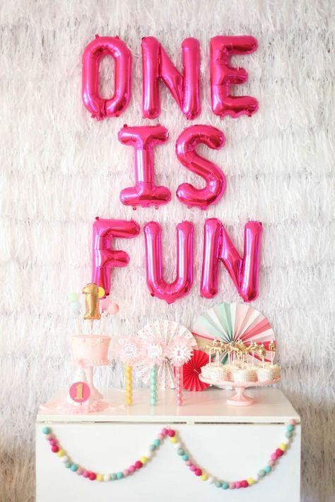 Pastel, One Is Fun, Party Cake Table, First Birthday Balloons, Beach Bash, Table Party, Twin First Birthday, First Birthday Themes, Girl Birthday Themes