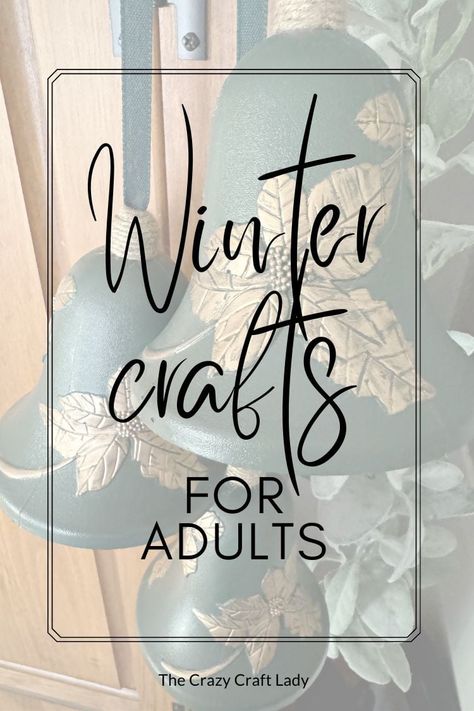 Scroll through the best winter crafts for adults: discover the perfect project to make and fill the cold winter days after Christmas. Classy Christmas Crafts Diy, Winter Craft Projects For Adults, Vintage Christmas Decor Diy Craft Ideas, Christmas Crafts Ideas For Adults, Christmas Crafts For Adults Easy, Winter Crafts Adults, Christmas Group Crafts For Adults, Easy Winter Crafts For Adults, Winter Craft Ideas For Adults