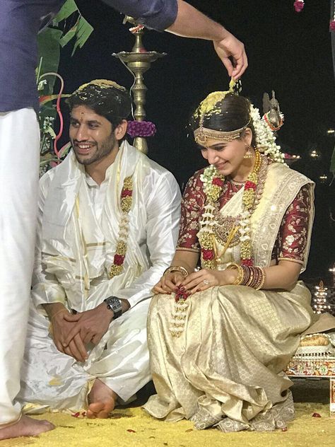 Samantha naga chaitanya marriage photos Samantha Marriage, South Indian Bride Saree, South Indian Wedding Saree, Samantha Wedding, Bridal Sarees South Indian, Marriage Dress, Telugu Wedding, Indian Bride Outfits, Samantha Photos