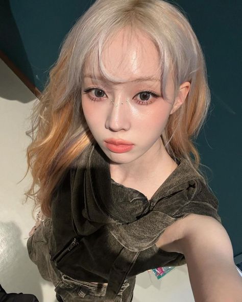 aespa winter Korean Make Up, Busan, Natty Sixteen, Winter Instagram, Aespa Winter, Winter Aespa, Ice Princess, Kim Min, Black Mamba