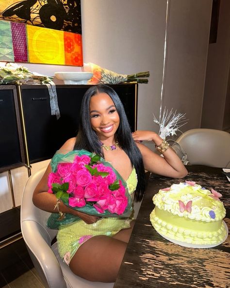 @Primalaprincess Y2k Theme Party Outfit, Birthday Goals, Cute Birthday Pictures, 21st Birthday Photoshoot, Beautiful Photoshoot Ideas, Birthday Ideas For Her, Birthday Babe, Birthday Fits, Cute Birthday Outfits