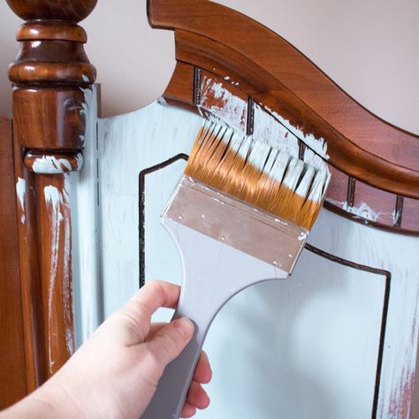 How to Paint Wood Furniture the Easy Way: Beachy Painted Headboard – Sustain My Craft Habit Painted Headboard, Painting Wood Headboard, Painting Headboard Ideas, Update Bedroom Furniture, Headboard Painting Ideas, Headboard Makeover Diy, Chalk Painted Headboard, Painted Headboards, Headboard Painting