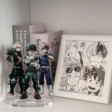 Mha Room, Anime Aesthetic Room, Anime Room Aesthetic, Anime Bedroom Ideas, Casa Anime, Otaku Room, Anime Decor, Study Room Decor, Anime Room