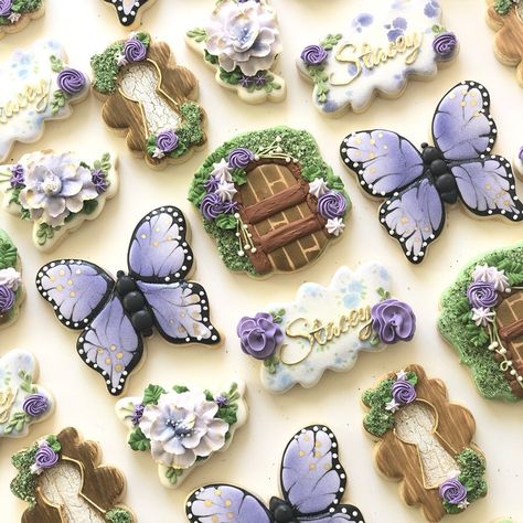 Fairy Garden Cookies, Fairytale Baby Shower, Enchanted Forest Baby Shower, Garden Cookies, Garden Cupcakes, Forest Birthday Party, Fairy Baby Showers, Girly Birthday Party, Butterfly Cookies