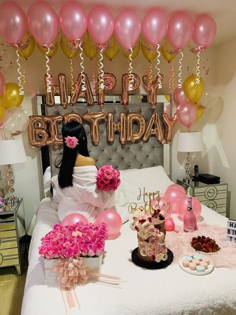 Sweet 16 Bedroom Surprise, 21st Birthday Room Decorations, Happy Birthday Bedroom Decoration, Decorated Birthday Room, Room Birthday Decoration Surprise, Bday Room Decoration Ideas, Happy Birthday Surprise, Birthday Room Surprise, Romantic Bedroom Decor Ideas