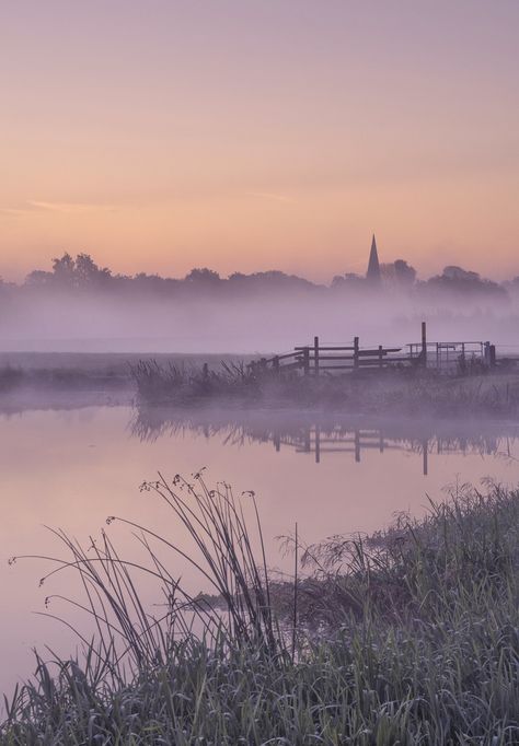 A gorgeous soft misty morning along the river Soar at Zouch, Nottinghamshire. The colours of dawn complimented the soft mist perfectly too, I was hoping they would be more spectacular but actually liked the sky tones just as much in the end. Nature, Pastel, Morning Mist Photography, Morning Landscape Photography, Misty Landscape Watercolor, Misty Landscape Photography, Dusk Bedroom, Misty Ocean, Dawn Aesthetic