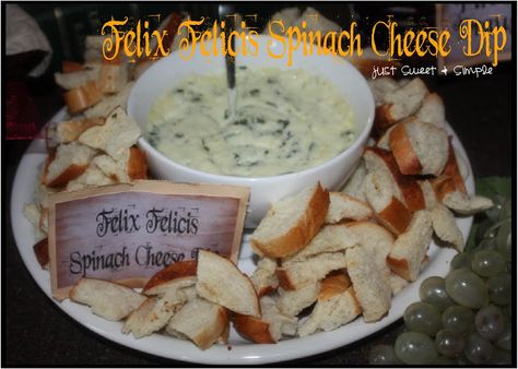 just Sweet and Simple: Harry Potter Felix Felicis Spinach Cheese Dip. (845) 698-0102 or lori@destinationstoexplore.com Hp Snacks, Harry Potter Appetizers, Harry Potter Felix Felicis, Spinach Cheese Dip, Harry Potter Snacks, Harry Potter Shower, Harry Potter Parties Food, Harry Potter Bridal Shower, Harry Potter Movie Night