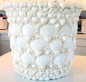 кашпо Ocean Things, Kerajinan Diy, Sea Shells Diy, Art Coquillage, Shell Planter, Shells Diy, Seashell Projects, Mosaic Pots, Mosaic Flower Pots