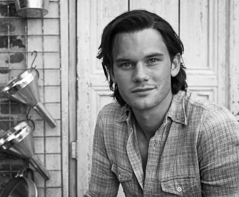 Jeremy Irvine Long Hair Styles, Jeremy Irvine Mamma Mia, Jeremy Irvine, Celebrity Crushes, Heart Eyes, Pinterest Board, Boyfriend Material, Celebrity Crush, Photo And Video