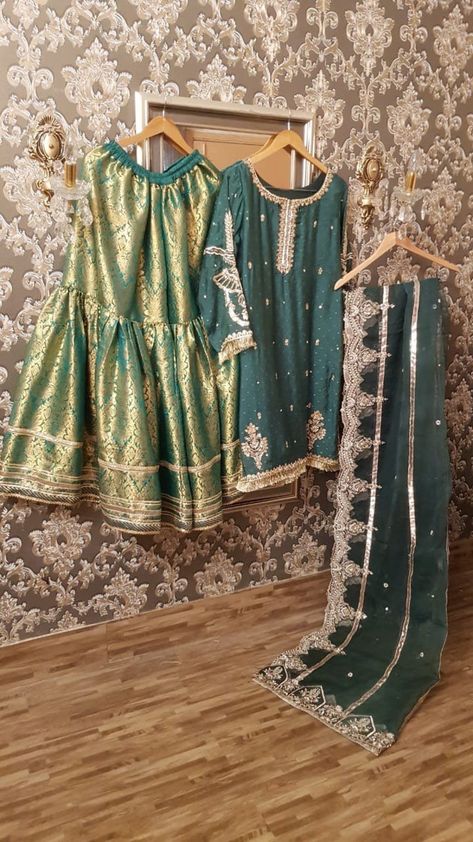 Garara Suits Designs, Green Gharara, Mohsin Naveed Ranjha, Asian Wedding Dress Pakistani, Nikah Outfit, Pakistan Wedding, Party Wear Gowns, Trendy Outfits Indian, Bridal Dupatta