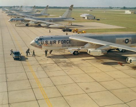 SAC B-52s  armed with AGM-28 Hound Dog Missiles on the flight line in 1967 Tumblr, B 52 Stratofortress, Strategic Air Command, B 52s, American Air, Military Pictures, Military Jets, Jet Aircraft, United States Air Force