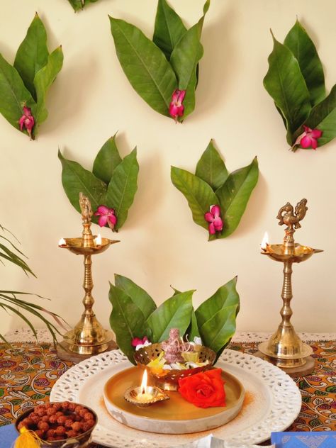 Valaikappu Decoration Ideas At Home, Pooja Wall Decoration, Minimal Diwali Decor, Simple Pooja Decor, Shivratri Decoration Ideas At Home, Pooja Flower Decoration Ideas, Mahashivratri Decoration Ideas, Vishu Decoration Ideas, Simple Ganapati Decoration