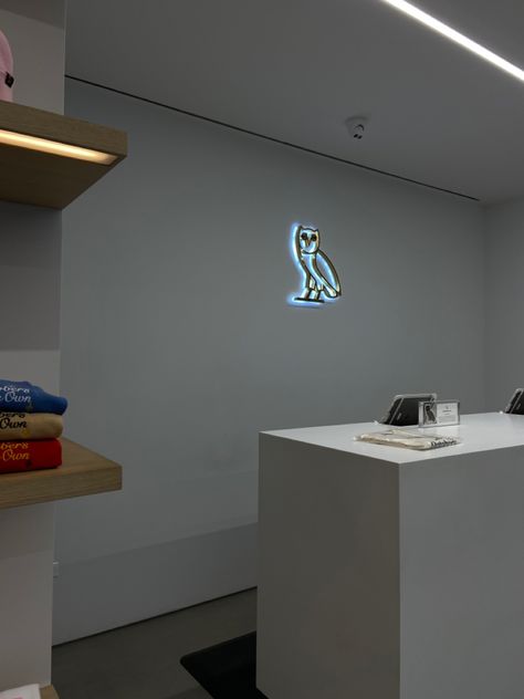 ovo owl logo in the back of the cashier desk Men Fashion, Ovo Aesthetic, Ovo Store, Ovo Logo, 2024 Lifestyle, Drake Ovo, Men Fashion Casual Outfits, A Pic, Room Makeover