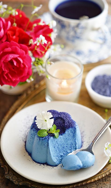 15 Delicious Eggless Desserts To Make For Mum - Happy Mother's Day - Trending Desserts 2023, Matcha Panna Cotta, Magical Desserts, Indian Deserts, Pastel Food, Blue Matcha, Dessert Design, Styling Food Photography, Eggless Desserts