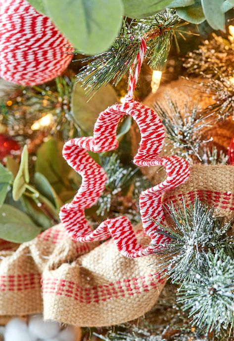 2023 Christmas Craft Ideas, Cute Christmas Ornaments To Make, Diy Christmas Ornaments For Ornament Exchange, Easy Diy Xmas Ornaments, Diy Easy Ornaments Christmas, Christmas Ornaments To Make Great Gifts, Red Ornaments Diy, Cheap Christmas Ornaments Diy, Quick Christmas Ornaments To Make