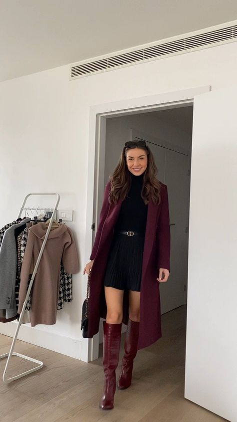 French Fashion Women Summer, Burgundy Boots Outfit, Classy Tips, Korean Tips, Chique Outfits, Stylish Winter Outfits, Winter Fashion Outfits Casual, Mode Boho, Look Boho