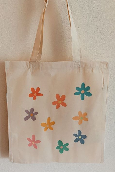 Tote Bag Paint Ideas, Tod Bag, Decorated Tote Bags, Diy Tote Bag Design, Handpainted Tote, Painted Canvas Bags, Handpainted Tote Bags, Canvas Bag Diy, Desain Tote Bag