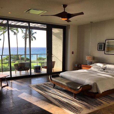 Master Bedrooms Beach House, Masters Bedroom Aesthetic, Guatape, Master Bedrooms Tropical, Resort Room Design Bedrooms, Luxury Bedroom Master With Balcony, Beach Mansion Bedroom, Vacation Home Bedroom, Tropical Master Bedrooms Decor