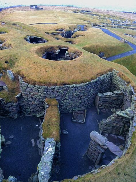 Shetland Islands, Archaeological Site, Scotland Travel, Best Places To Visit, Abandoned Places, Places Around The World, Travel Bucket, Historical Sites, Pyramid