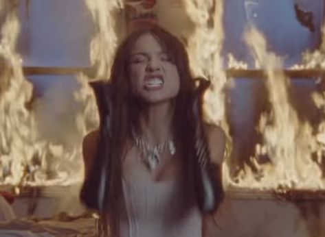 Good 4 u music video, Fire scene, angry, olivia rodrigo aesthetic Angry Icon Aesthetic, Mad At The World Aesthetic, Anger Issues Pictures, Spotify Playlist Covers Aesthetic Angry, Olivia Rodrigo Angry, Frustration Aethstetic, Crazy Ex Aesthetic, Mad Spotify Playlist Cover, Anger Playlist Cover