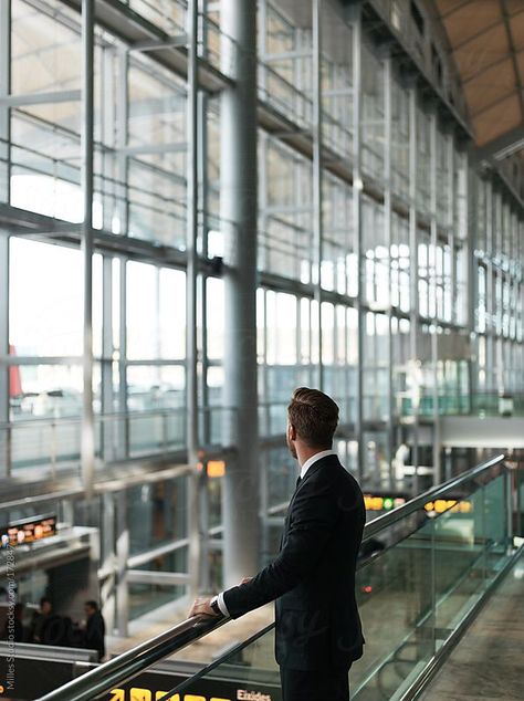 Pilot Female, Man In Black Suit, Airport Building, Pilot Life, Become A Pilot, Airport Airplane, Cityscape Wallpaper, Via Rail, Flight Bag