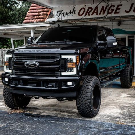 Black Ford F250 Lifted, Ford F150 Black Widow, Ford F 150 Lifted, Black Pickup Truck Aesthetic, Nice Ford Trucks, Ford F 250 Super Duty Lifted Trucks, Ford Truck Aesthetic, Ford F-250, Ford Trucks Wallpaper