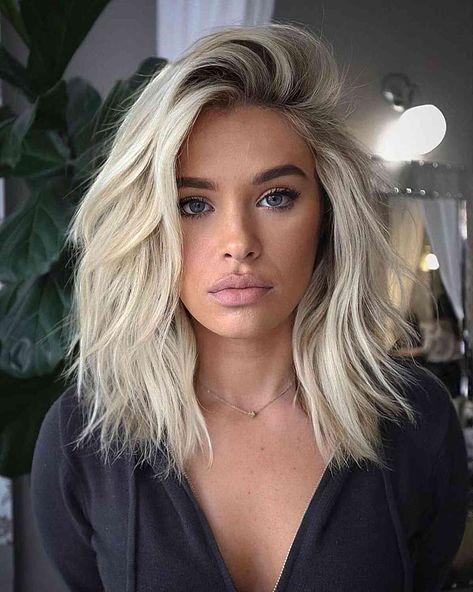 Hair Color For Lob Haircut, Shorter Layers Around Face, Carrie Underwood Short Hair Shoulder Length, Root Stretch Hair Blonde With Money Pieces, Power Haircut Women, Deep Part Short Hair, Mom Haircut Fine Hair, Shoulder Length Fine Straight Hair, Blonde Lob With Money Piece
