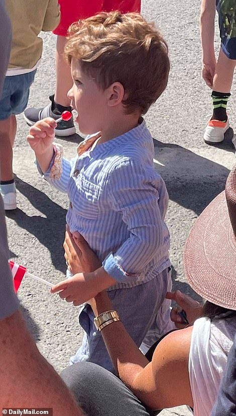 Tumblr, Princ Harry, Archie Harrison, Red Lollipop, Suits Actress, 4th Of July Parade, Prins Harry, Prince Harry And Megan, Meghan Markle Prince Harry