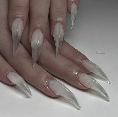 Nails Claws Long, Halloween Claw Nails, Super Sharp Stilleto Nails, Cat Claw Nails Acrylic, Claw Nails Aesthetic, Cat Nail Acrylic, Nail Ideas Sharp, Acrylic Cat Nails, Claw Like Nails