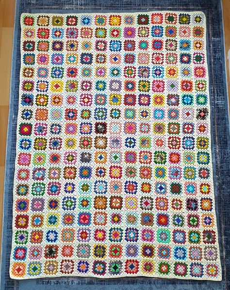 Amigurumi Patterns, Crochet Blanket Granny Square Vintage, Vintage Blanket Crochet, Fuzzy Granny Square Blanket, Crochet Granny Square Blanket Layout, 80s Crochet Blanket, Vintage Granny Square Blanket, Spring Crochet Blanket, Big Granny Square Blanket
