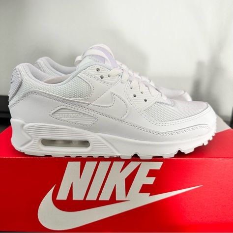 New In Box White Nike Air Max 90 Women’s 7 Men’s 5.5 Nike Air Max All White, Nike Shoes Women Air Max Sneakers, Nike Max Air 90 Women, White Airmax Outfit, Air Nike Shoes Women, Airmax 90 Outfit, Zapatillas 47 Street, Nike Shoes Women Air Max, Nike White Air Max