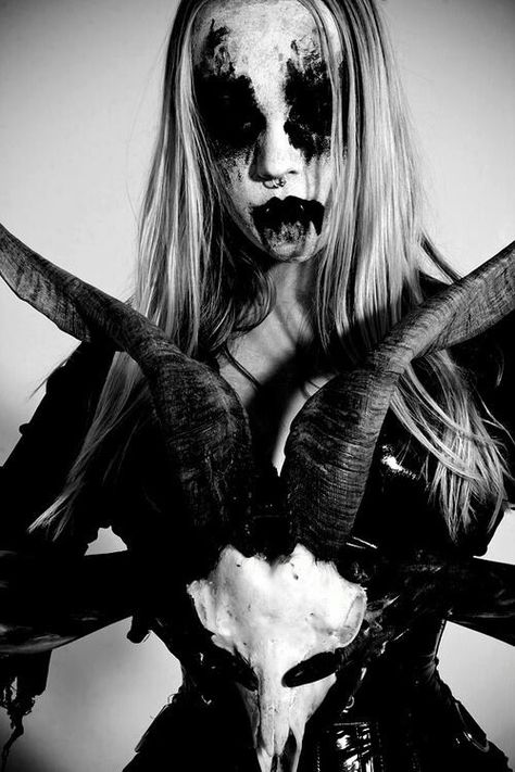 one of the best black metal girl pics ive seen. bonus for being blonde. Halloweenský Makeup, Corpse Paint, Black Metal Girl, Black Metal Art, Metal Chicks, Ange Demon, Dark Gothic, Metal Girl, Fete Anime