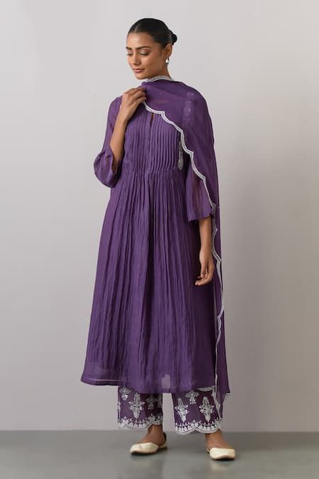 Buy Purple Chanderi Embroidered Thread Round Kurta Pant Set For Women by Ikshita Choudhary Online at Aza Fashions. Kurta Dupatta Set, Chanderi Kurti Designs Latest, Kurta Design Women, Latest Wedding Dresses Indian Style, Kurtis With Dupatta, Tissue Dress, Gharara Designs, डिजाइनर कपड़��े, Kurta Pant Set