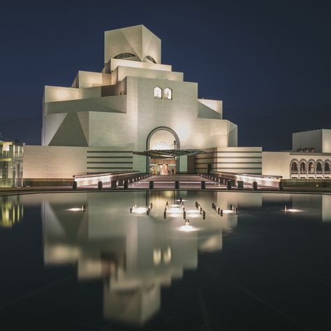 20 Museums with jaw-dropping exteriors you have to check off your bucket list this year. Doha, Frank Gehry, Islamic Architecture, Museum Of Islamic Art, I M Pei, Lady Bird Lake, Design Museum, Best Places To Travel, British Museum