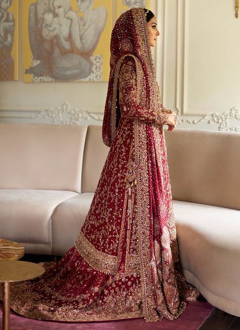 Mehr Un Nissa Scarlett Bridal Pakistani Bridal Red Dress, Red Eastern Dresses, Barat Bridal Jewelry, Red Lengha Bridal Pakistani, Traditional Pakistani Bridal Look, Pakistani Wedding Dresses Bridal Lehenga Red, Pakistani Bride Red, Red Nikkah Dress, Red Wedding Dress Pakistani