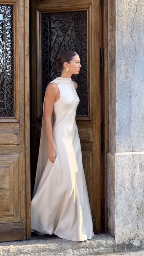 Civil Ceremony Outfit The Bride, Antonio Riva Wedding Dresses, Wedding Dress Structured, Modern Bridgerton Dress, Jacquemus Wedding Dress, Old Money Aesthetic Wedding Dress, Civil Wedding Outfit The Bride Classy, Ceremony Dress Guest, Flamboyant Natural Wedding Dress