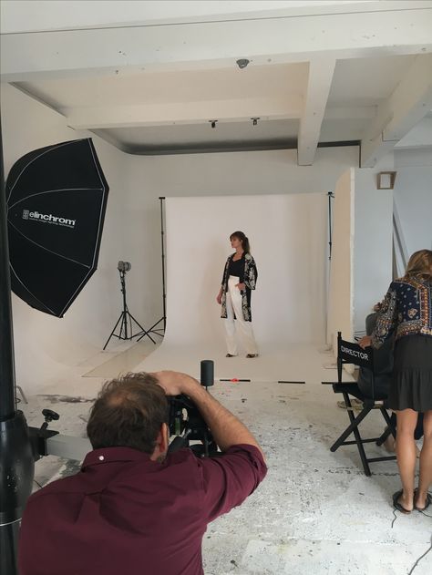 Behind the scenes of our SS18 photo shoot. Modeling Aesthetic Photography, Working In The Fashion Industry, Photography Dream Job, Shoots Behind The Scenes, Modeling Shoot Behind The Scenes, Girl Modelling Aesthetic, Photo Shoots Aesthetic, Modeling Behind The Scenes Aesthetic, Modelling Shoot Behind The Scenes