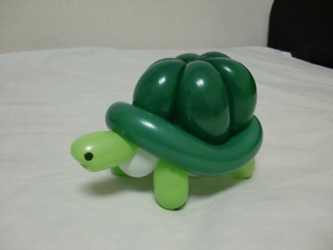 balloon animals Cool Balloon Animals Ideas, Cool Balloon Animals, Cute Balloon Animals, Balloon Animal Ideas, Balloon Animal Art, Stuff Balloons Ideas, Turtle Balloon Animal, Balloon Animals Easy, Balloon Twisting Ideas